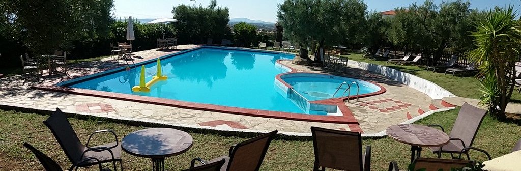 Asteris Village Hotel - economy studio- hotelski bazen.jpg