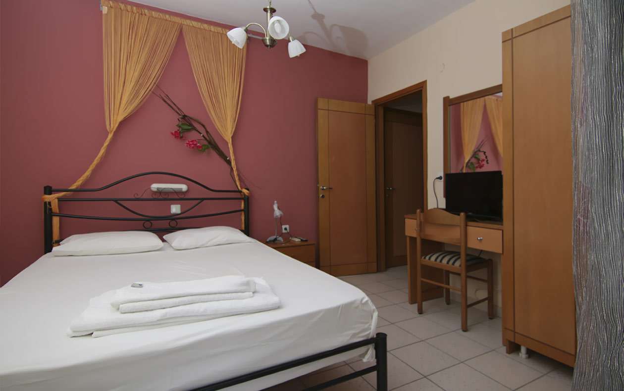 Sunset hotel - Apartment - francuski ležaj.jpg