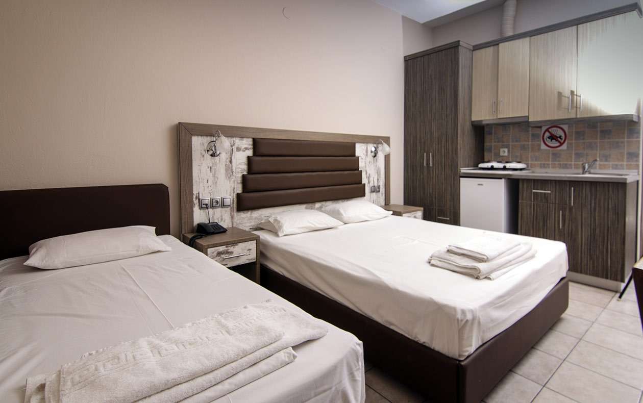 Sunset hotel - Triple Studio.jpg