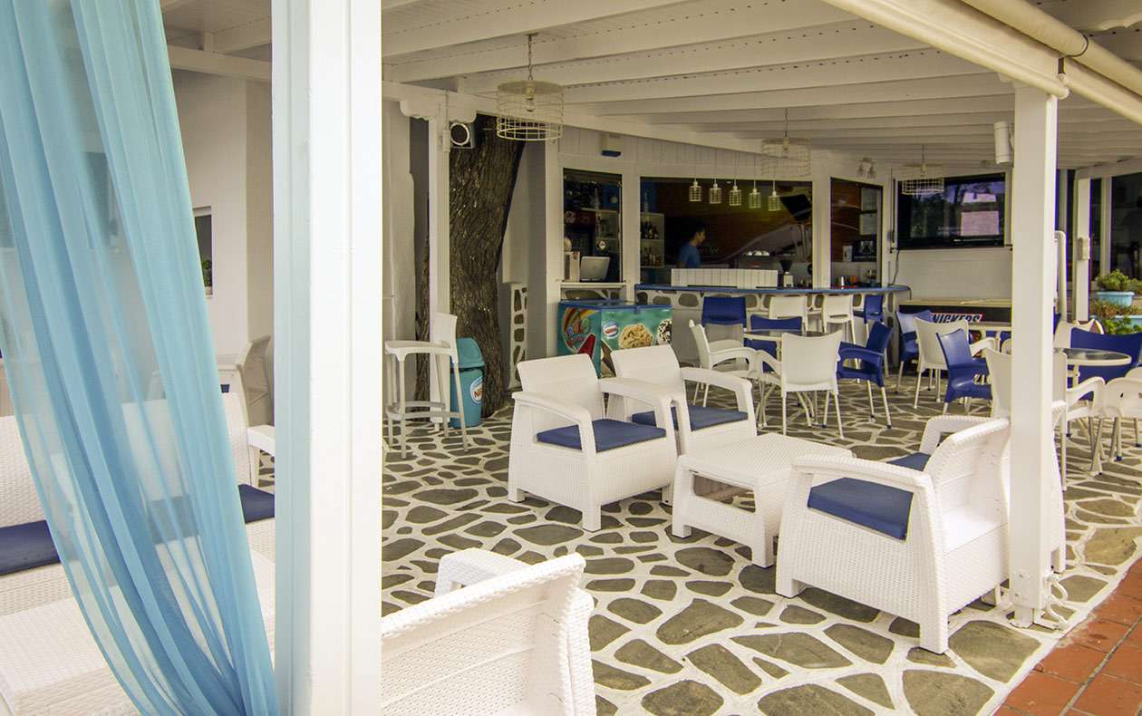 Sunset hotel - bar.jpg