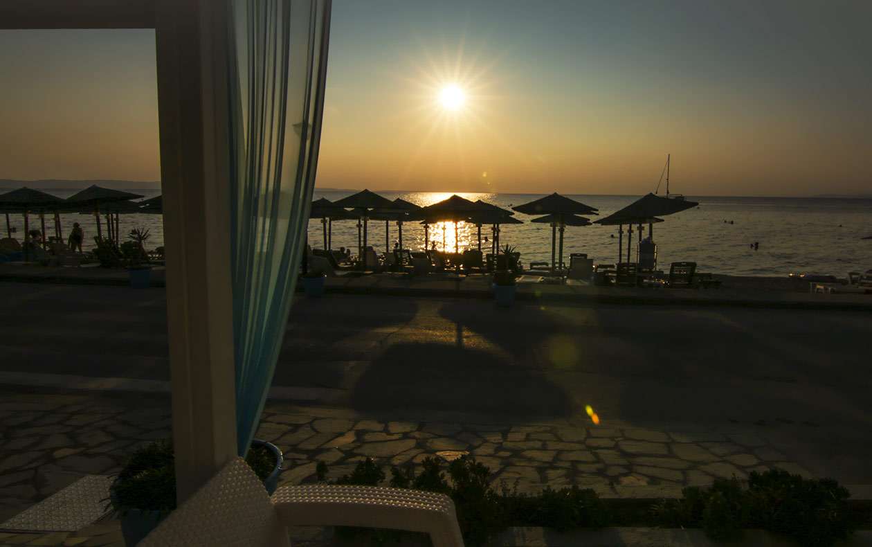 Sunset hotel - zalazak sunca sa plaže.jpg