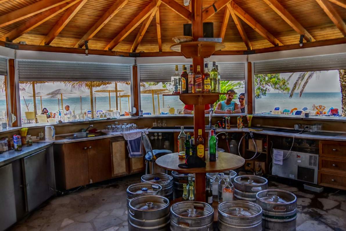 Rahoni Bay Resort-Bar.jpg