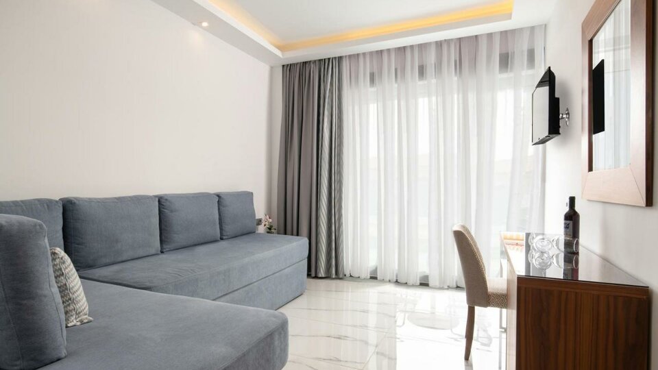 Hotel 4 You Boutique - pogled na sobu.jpg