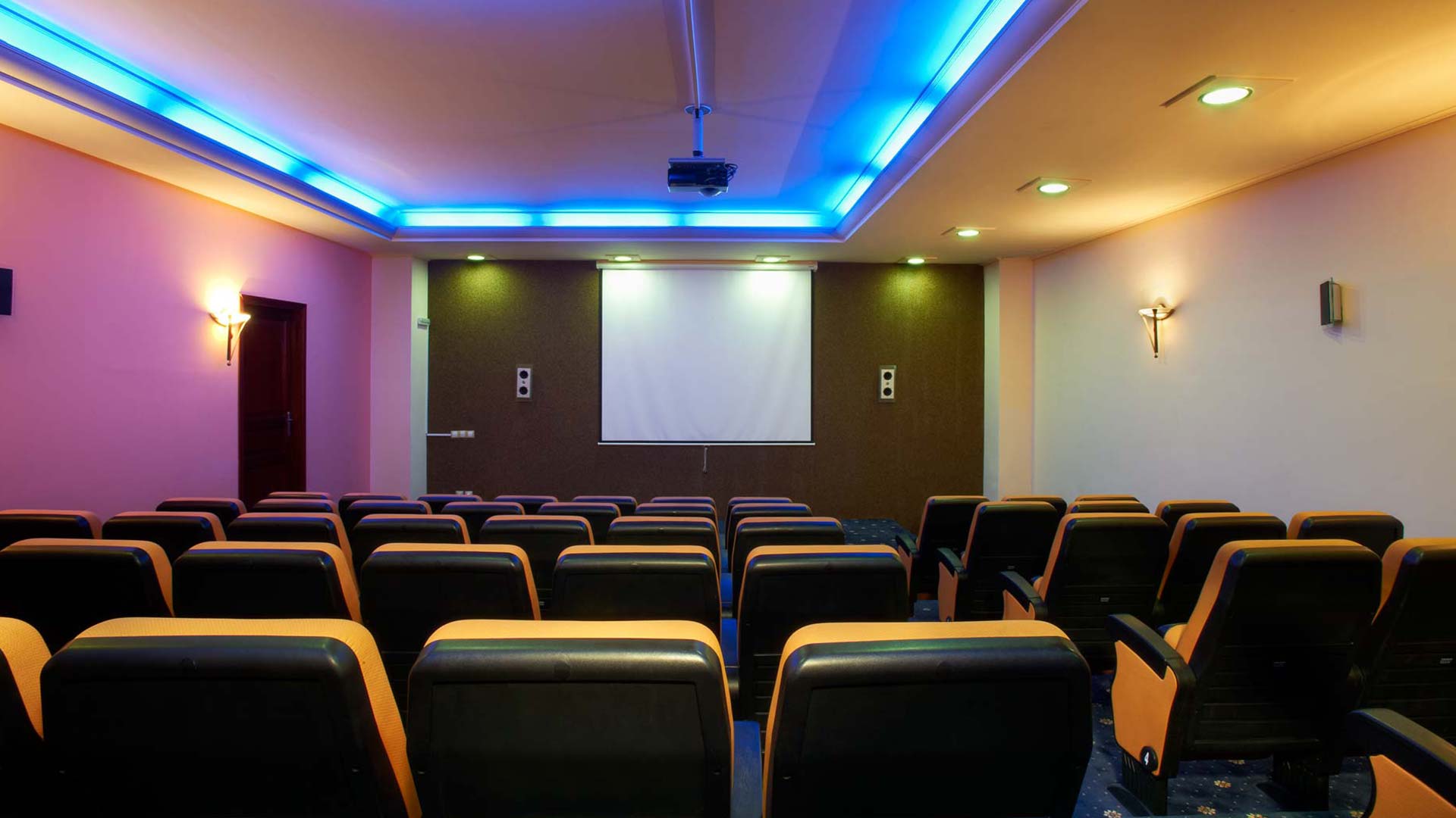 Acrotel Athena Residence - bioskop.jpg