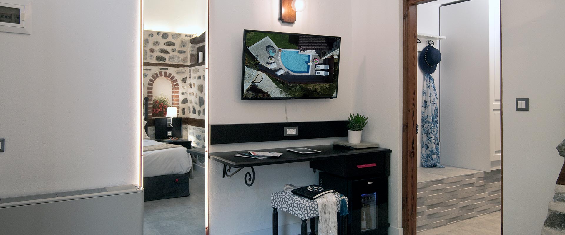Hotel Acrotel Athena Residence - radni sto.jpg
