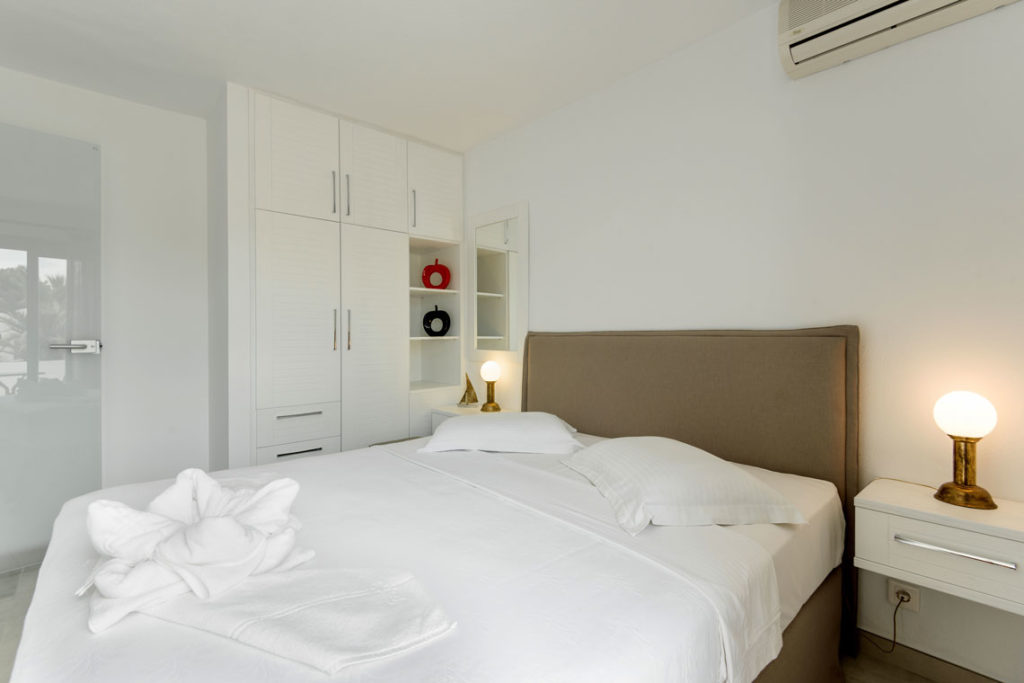 Trikorfo Beach hotel - Barčni krevet.jpg