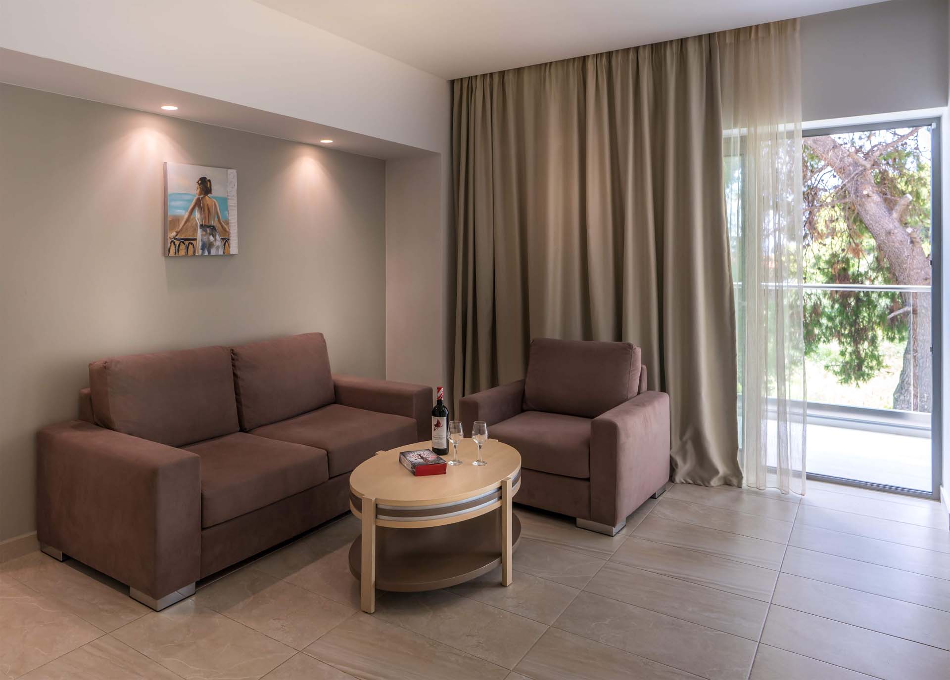 Elinotel Sermilia Resort hotel - Fotelje u lobiju.jpg