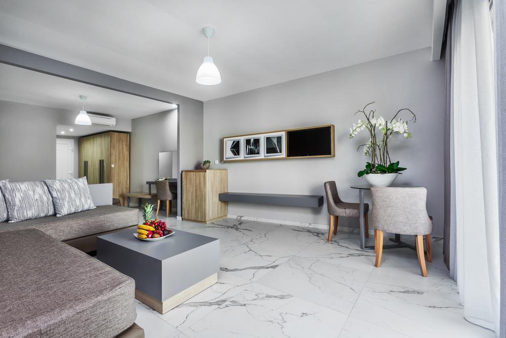 Hotel Anna junior suite 1.jpg