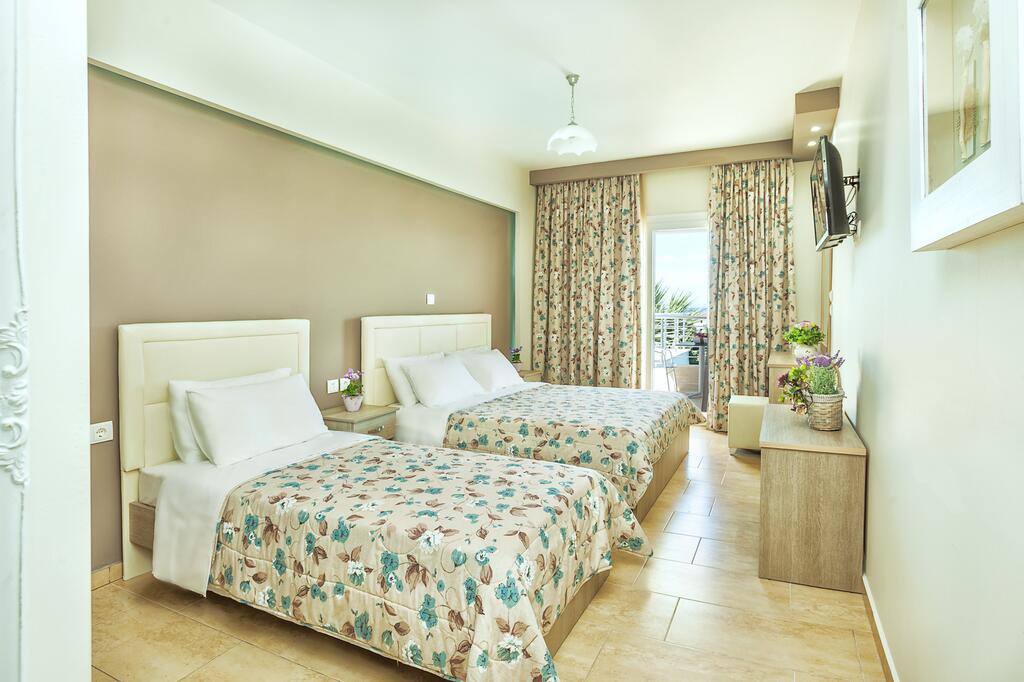 Hotel Anna triple room 1.jpg