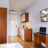 Hotel Royal - Deluxe studio garden view 6.jpg