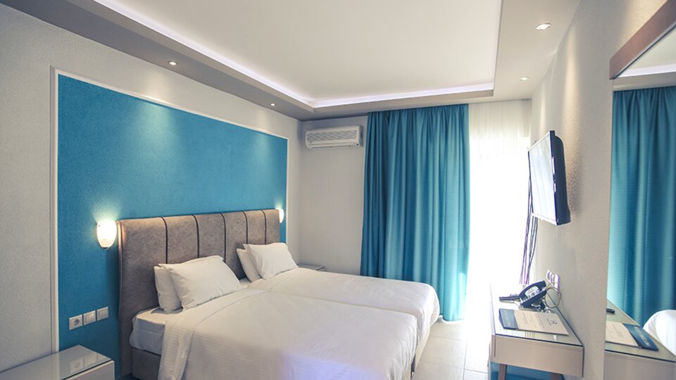 Royal Hotel _ Suites - Deluxe studio garden view.jpg