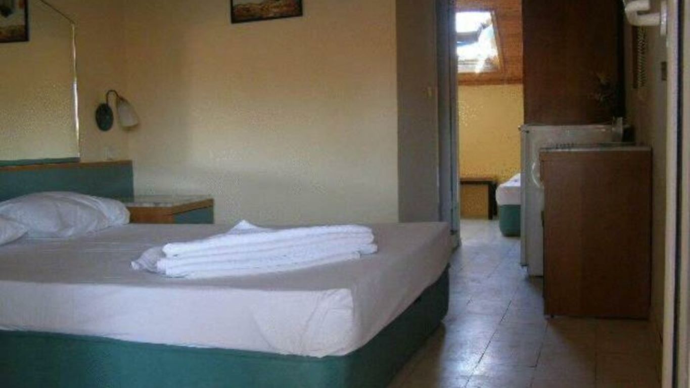 Hotel Olympic Kosma-Standardna soba za cetvoro.jpg
