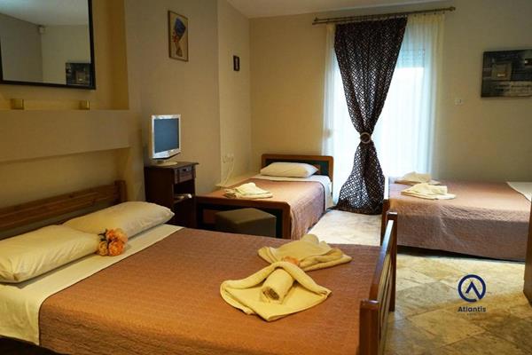 Atlantis hotel - kreveti.jpg