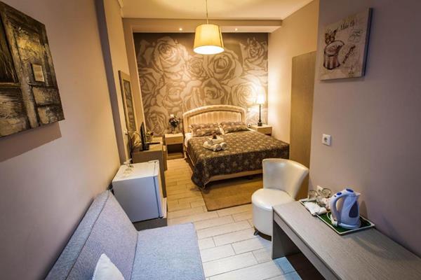 Atlantis hotel - pogled na sobu.jpg