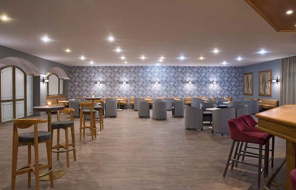 Eretria Hotel - pogled na bar.jpg