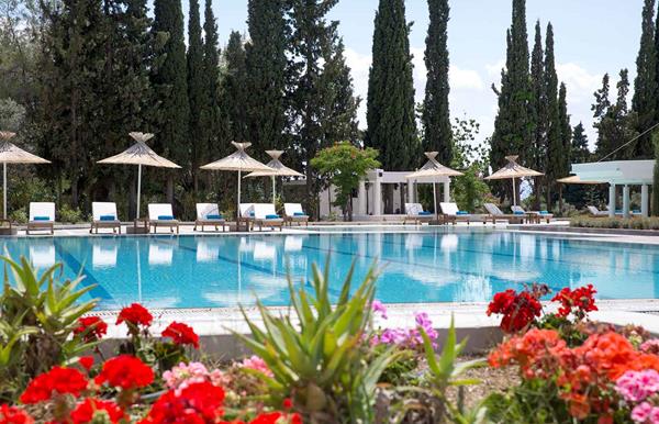 Eretria Hotel - pogled na bazen.jpg