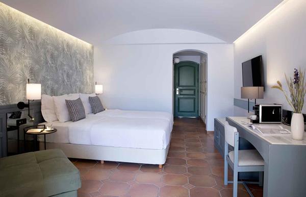 Eretria Hotel - pogled na sobu iz drugog ugla.jpg