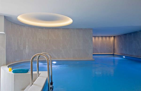 Eretria Hotel - zatvoreni bazen.jpg