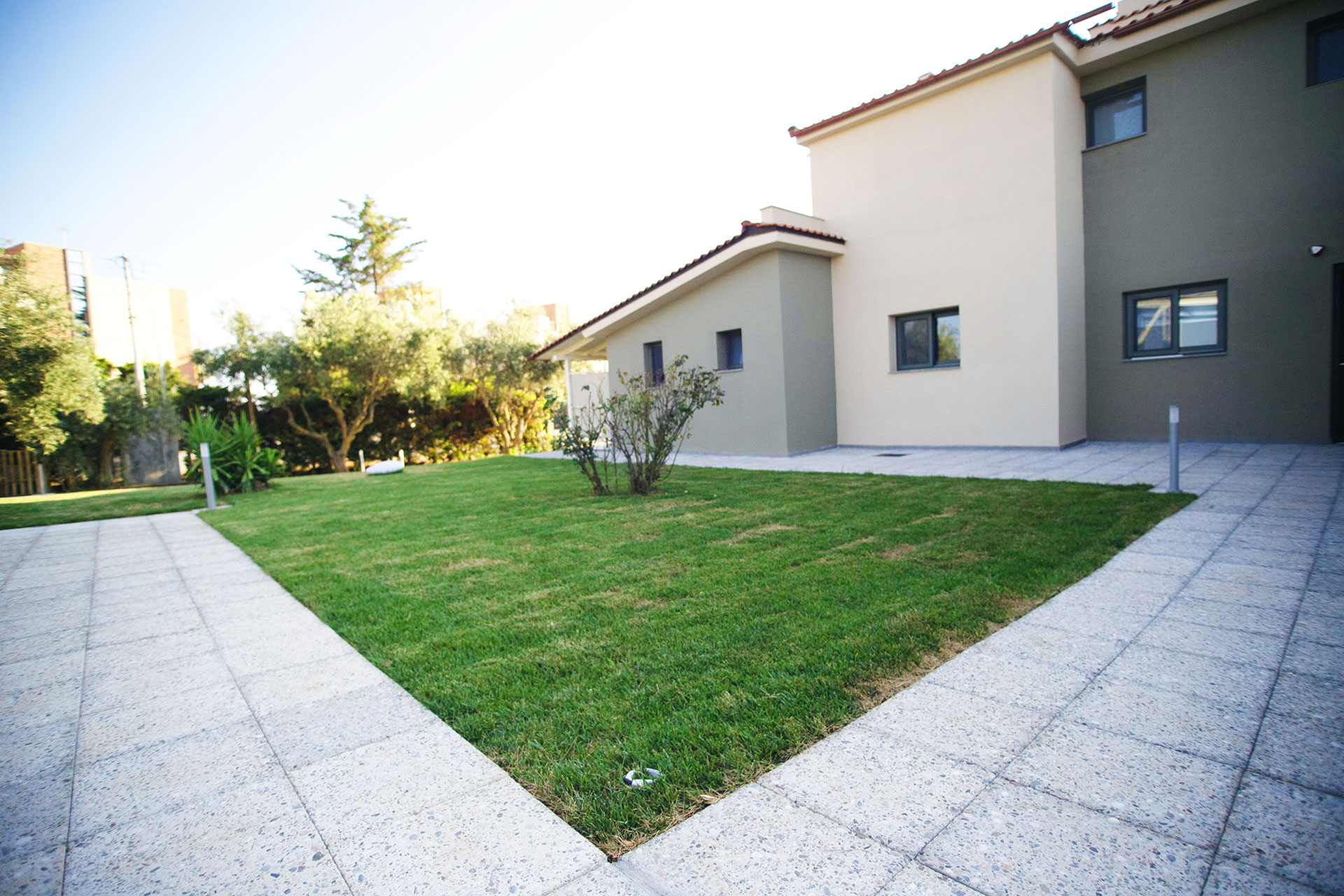 8 Boutique Suites - bašta hotela.jpg