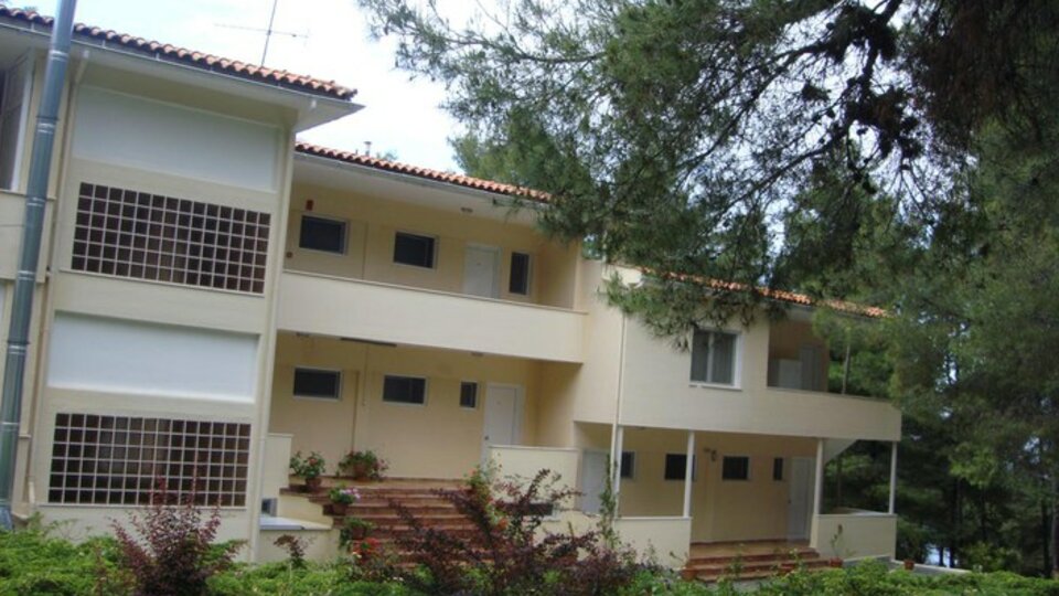 Dryades Hotel - Pogled na hotel.jpg