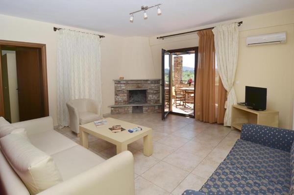 Moonbeam Hotel - pogled na kamin.jpg