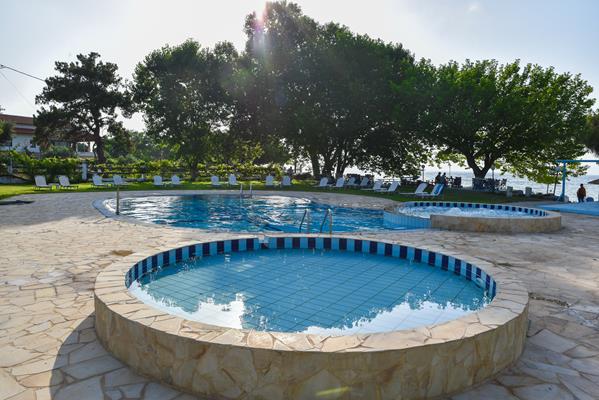 Coral Hotel - bazen za decu.jpg