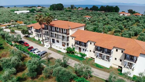 Coral Hotel - pogled na objekat iz vazduha.jpg