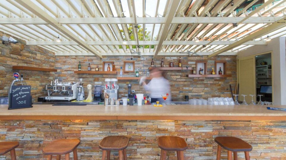 Ismaros hotel - bar.jpg