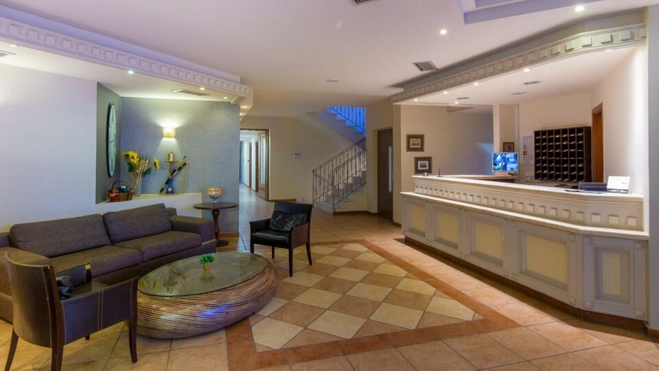 Ismaros hotel - lobi.jpg