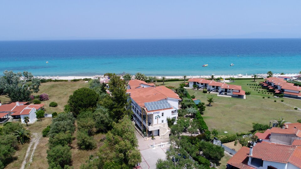 Villa George - izgled objekta spolja iz drugog ugla.jpg