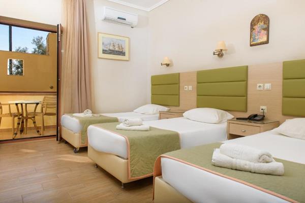 Ouranoupoli Princess Hotel - ležajevi.jpg