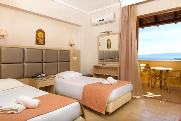 Ouranoupoli Princess Hotel - pogled na sobu.jpg