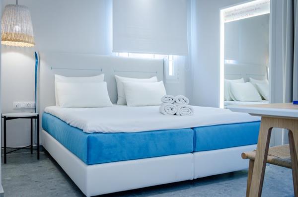 Egeo Hotel - francuski le7aj iz drugog ugla.jpg
