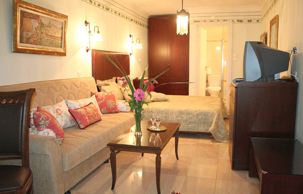 Enavilion Hotel - prostor za sedenje.gif