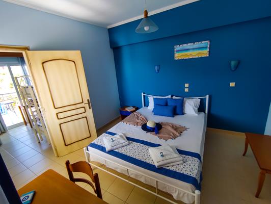 Elinnas Hotel - pogled na sobu.jpg