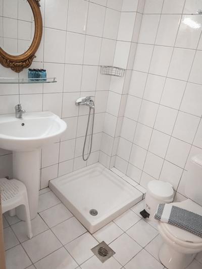 Hotel Elinnas - kupatilo.jpg