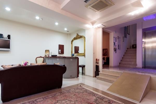 Christina Hotel - lobi.jpg