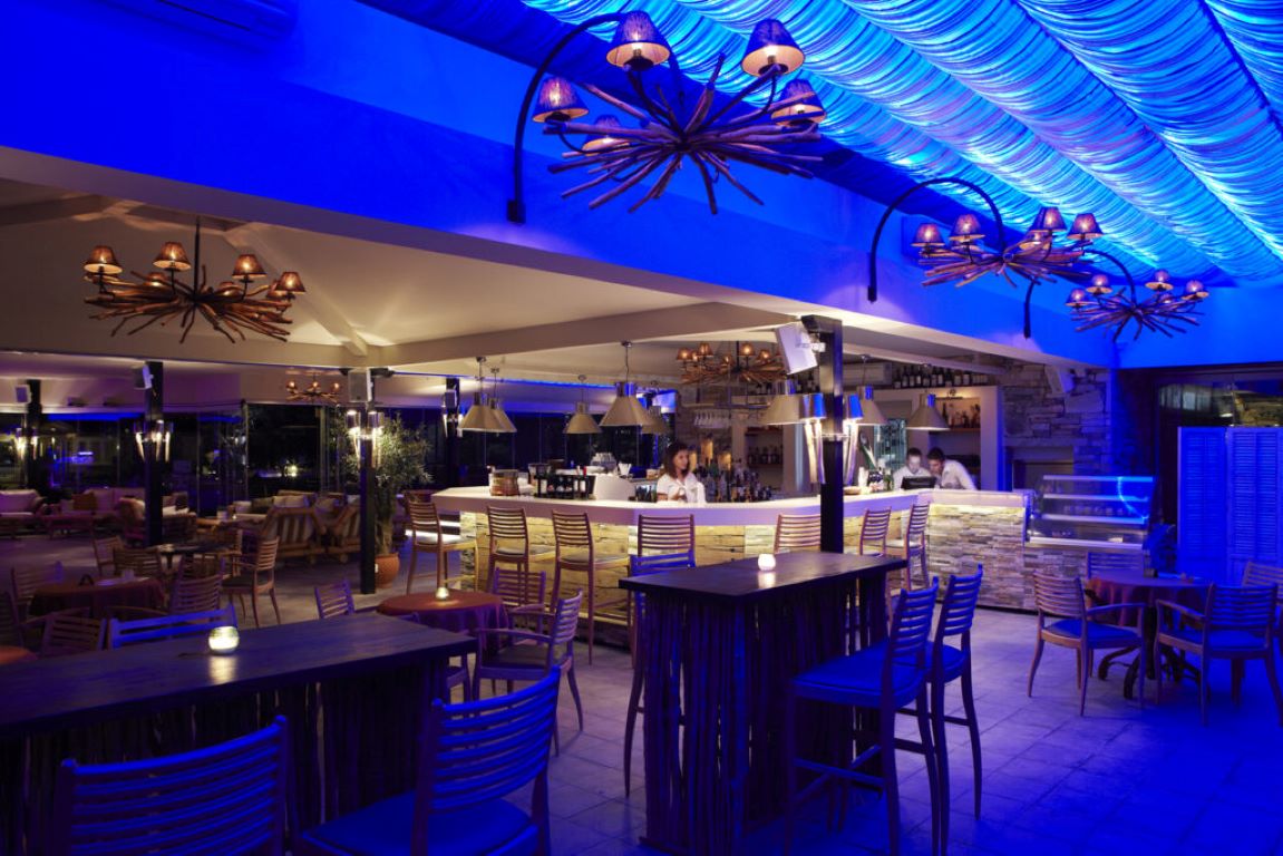 Anthemus Sea Beach Hotel & Spa-Bar.jpg