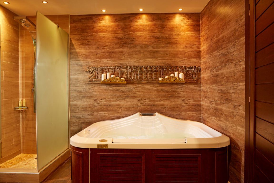 Anthemus Sea Beach Hotel & Spa-Djakuzi.jpg