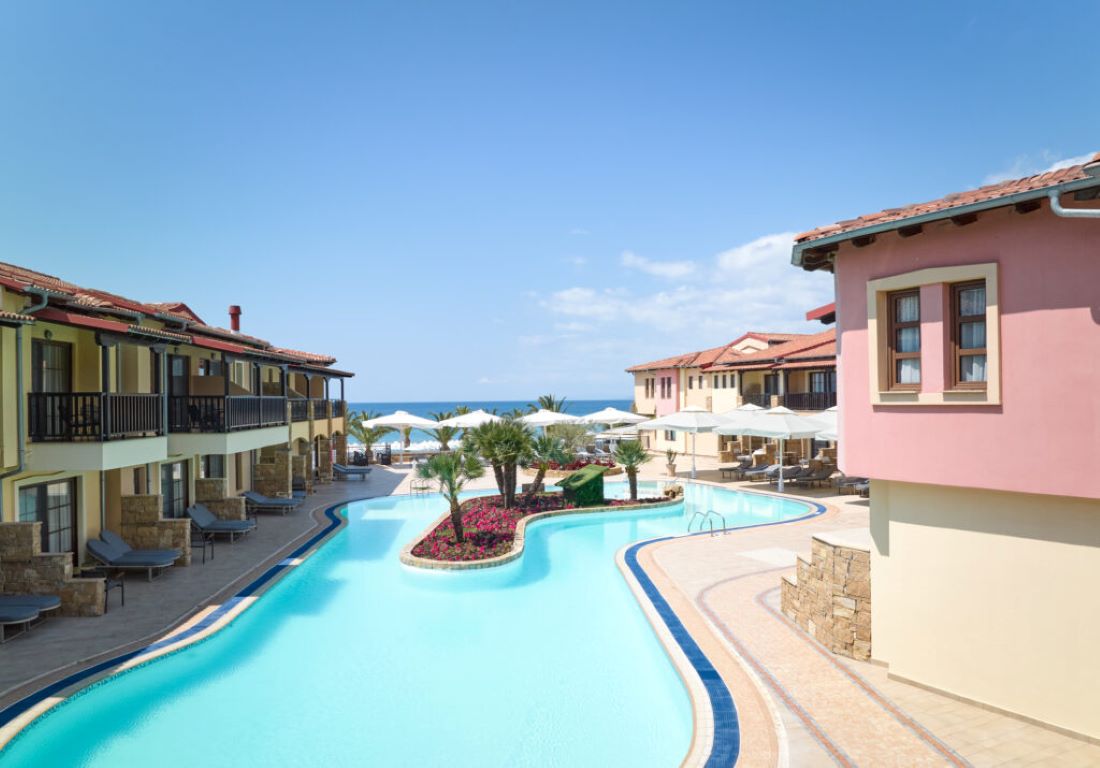 Anthemus Sea Beach Hotel & Spa-Laguna bazen na otvorenom.jpg