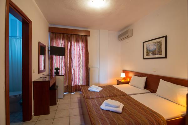 Korali Hotel - Paralija - soba.jpg