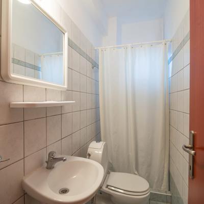Korali Hotel - kupatilo.jpg