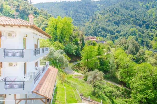Vedere Apartments - pogled ka planini iz drugog ugla.jpg