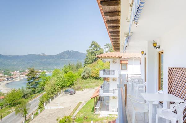 Vedere Apartments - pogled na parking.jpg