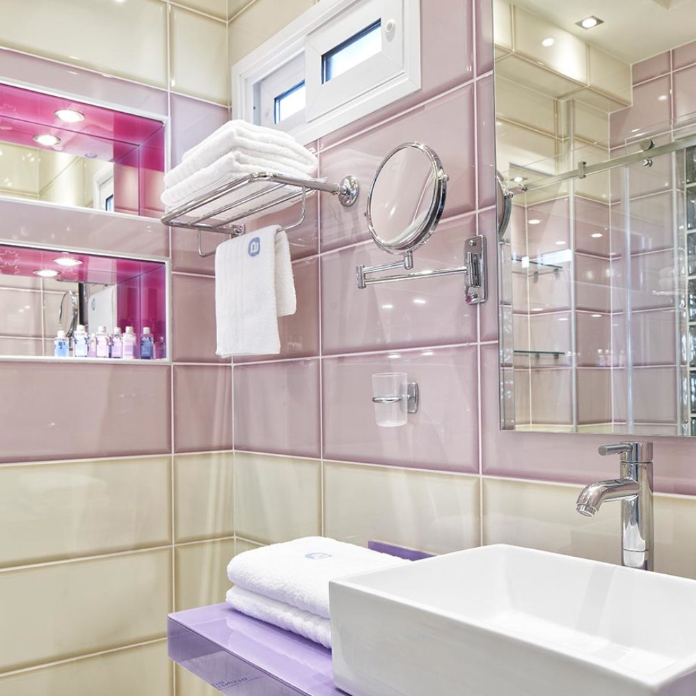 Hotel Antigoni Beach bathroom 1.jpg