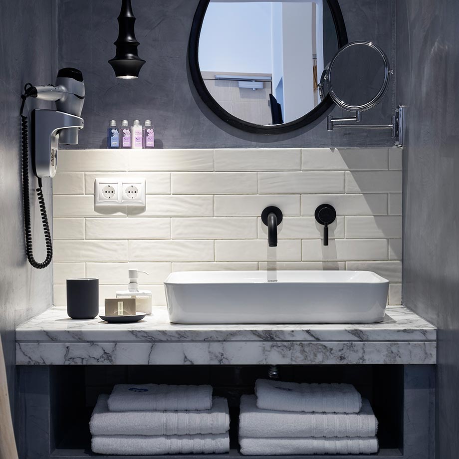 Hotel Antigoni Beach bathroom.jpg