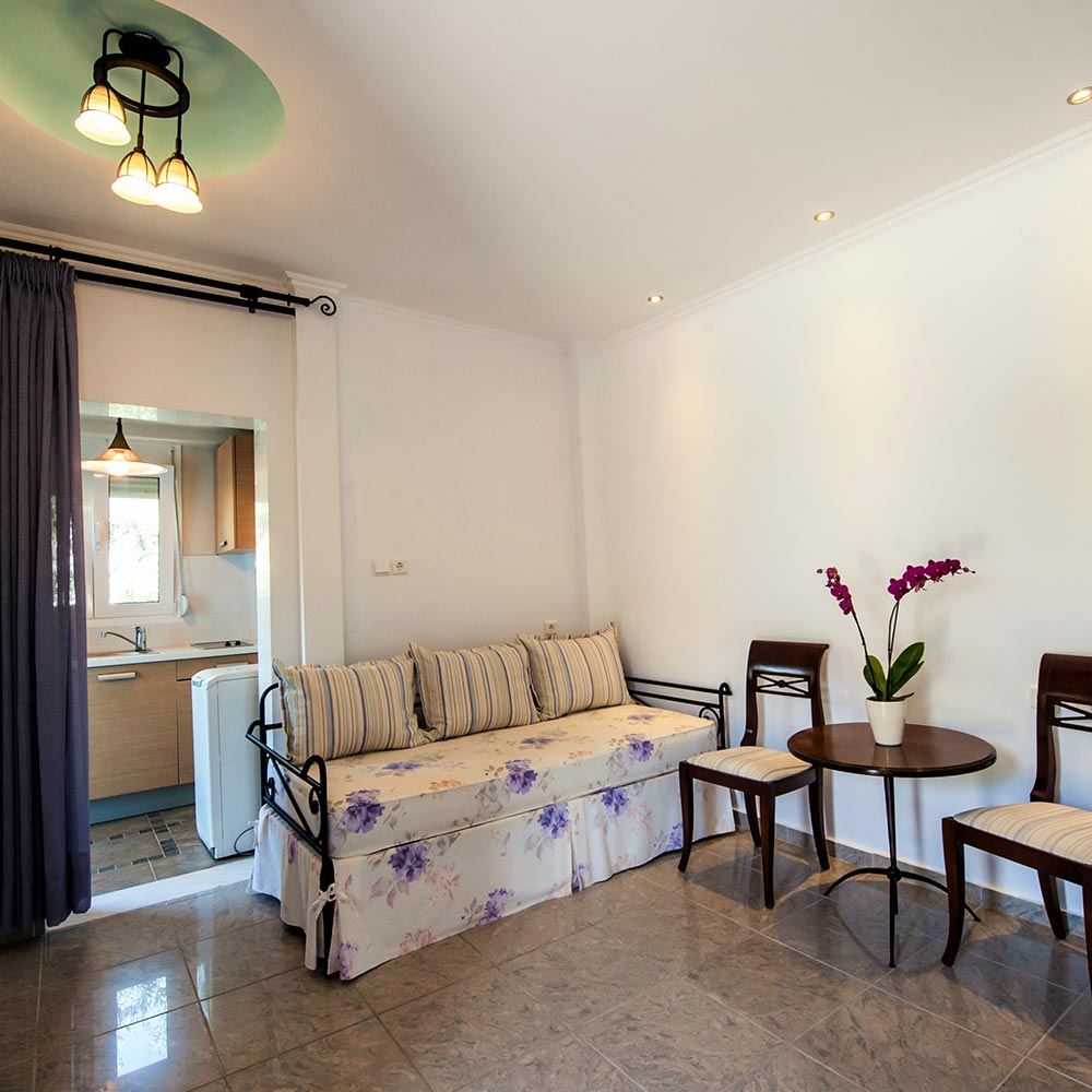 Hotel Antigoni Beach bungalow.jpg