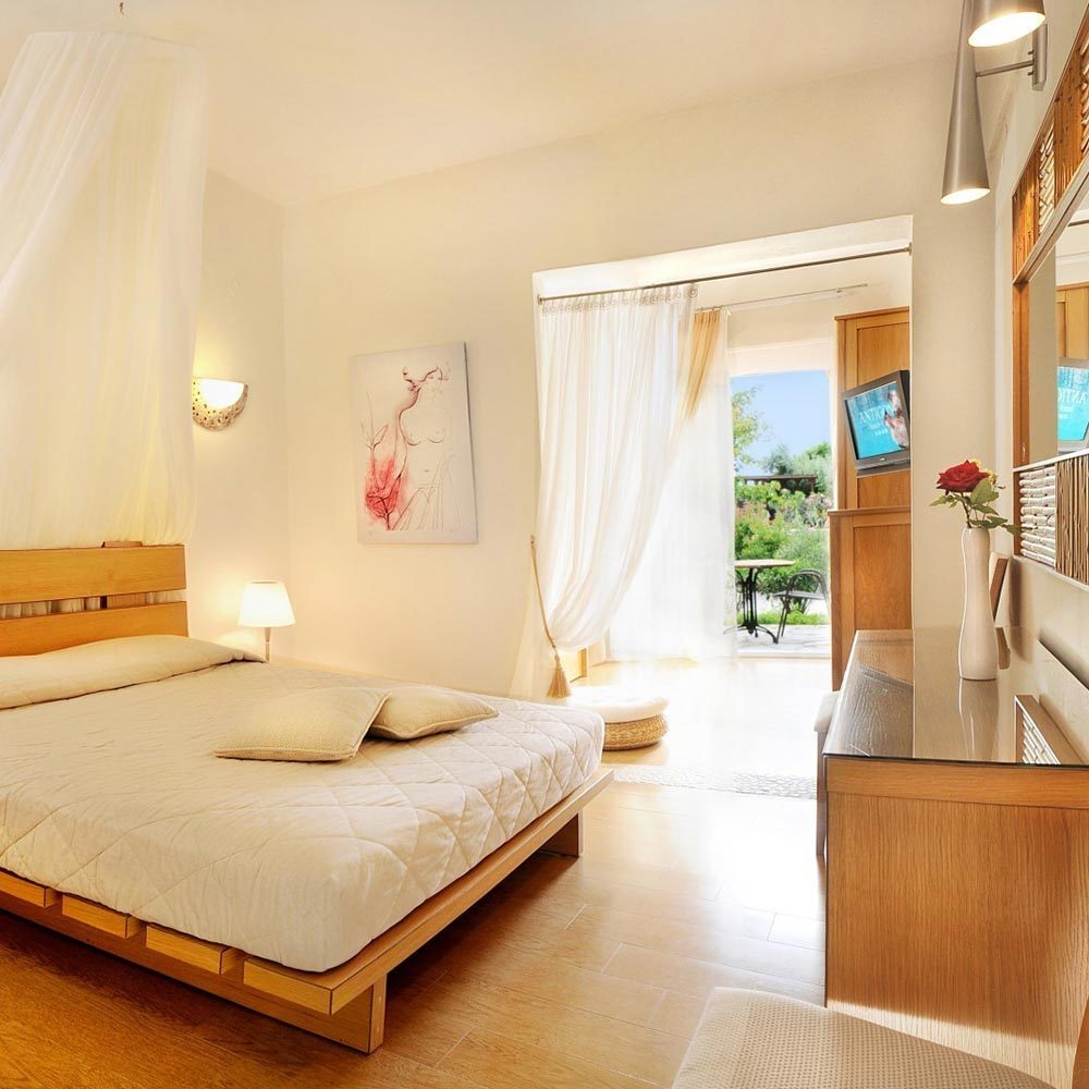 Hotel Antigoni Beach junior suite.jpg