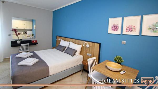 Costa Ofrynio Dream Suites - pogled na sobu.jpg