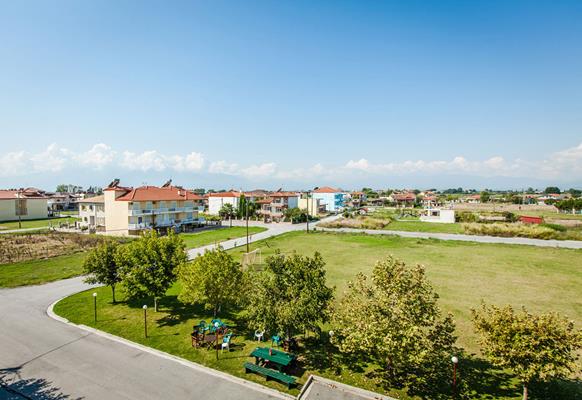 Porto Daliani - pogled sa balkona iz drugog ugla.jpg